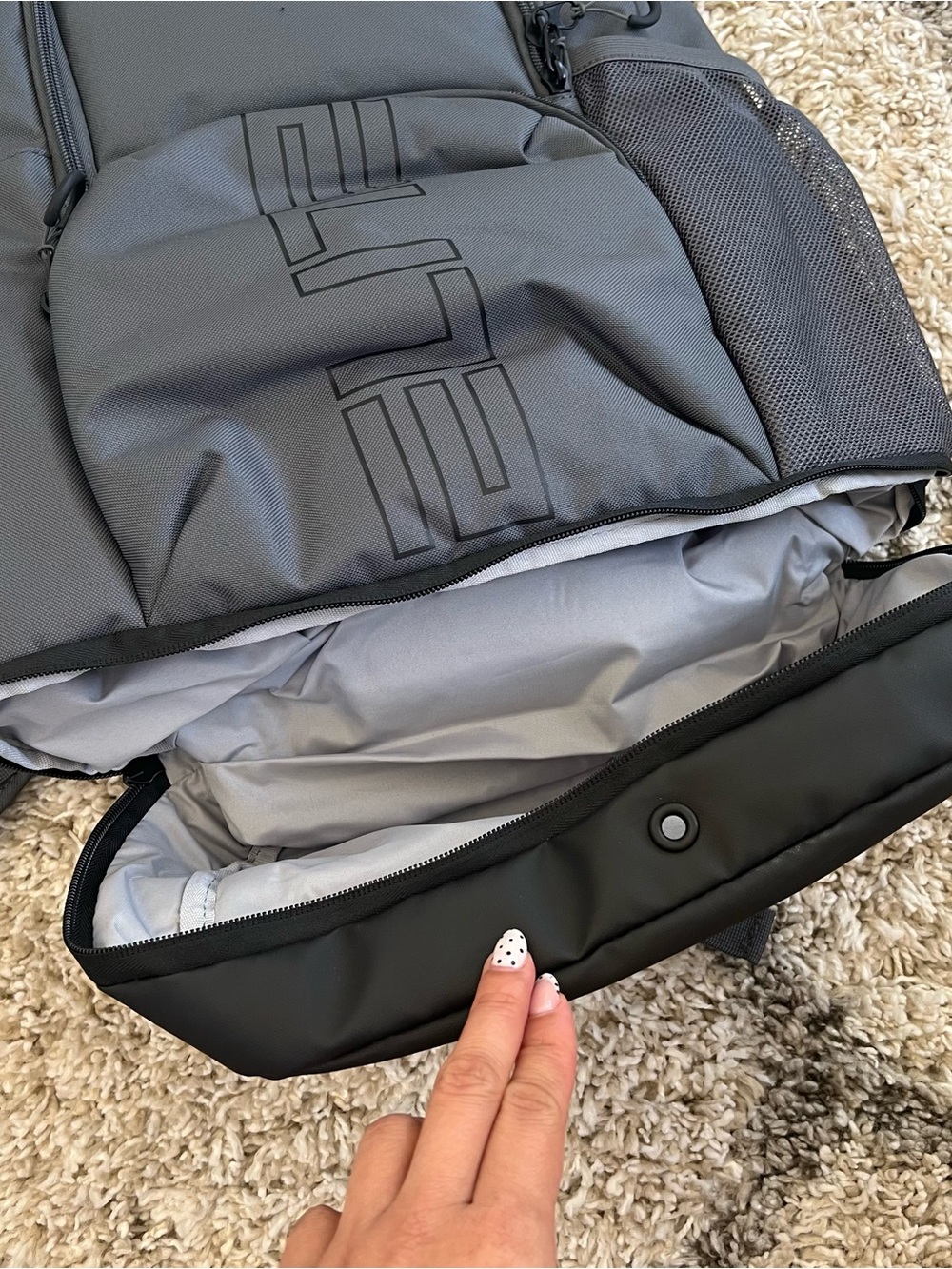 ✔️NWT✔️ NIKE Varsity Elite Backpack Grey Black - Picture 15 of 15